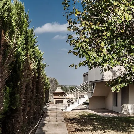 μodern With Big Garden Apartment *