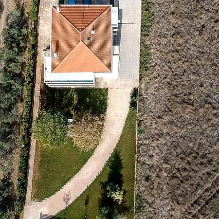 μodern With Big Garden Апартаменты Эпаноми